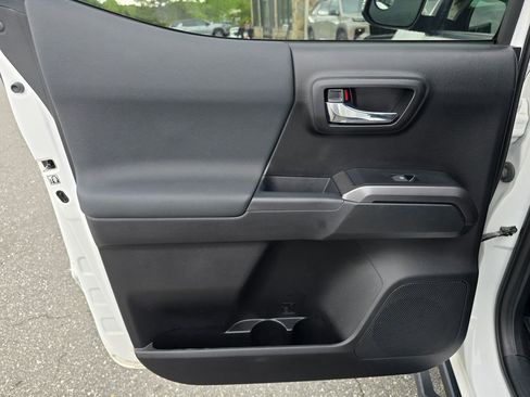 Used 2019 Toyota Tacoma TRD Sport AWD/4WD image 46