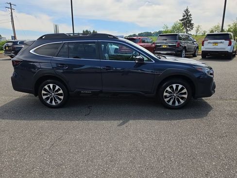 Used 2023 Subaru Outback Limited AWD/4WD image 7