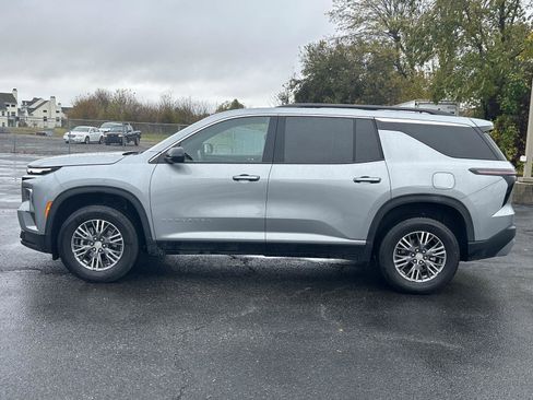 Certified 2025 Chevrolet Traverse LT image 4