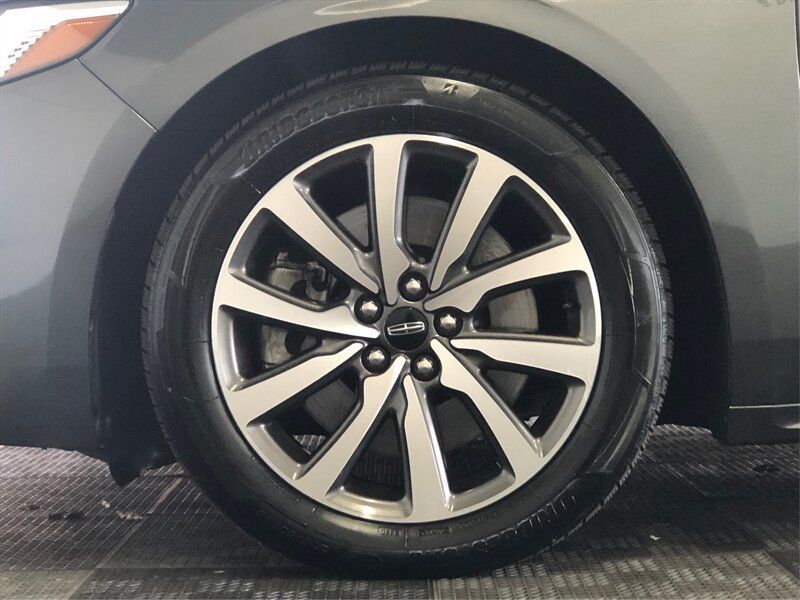 Used 2019 Lincoln Continental Premiere FWD image 19