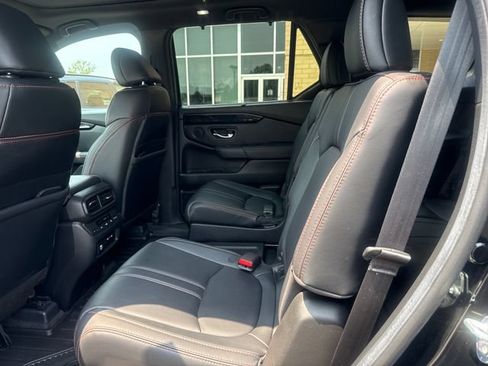Certified 2025 Honda Pilot TrailSport image 19