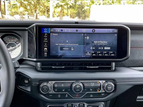Certified 2025 Jeep Wrangler Unlimited Rubicon w/ Convenience Group AWD/4WD image 31