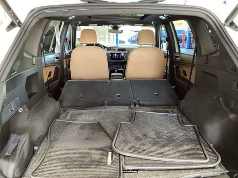 Certified 2024 Volkswagen Tiguan SE R-Line AWD/4WD image 17