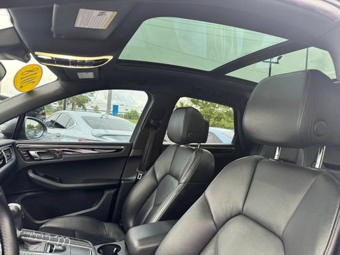 Used 2018 Porsche Macan AWD/4WD image 13