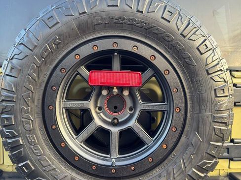 Used 2013 Jeep Wrangler Unlimited Rubicon w/ Connectivity Group AWD/4WD image 17