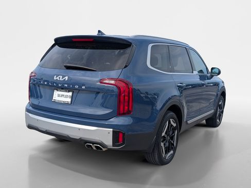 Used 2024 Kia Telluride S FWD image 6