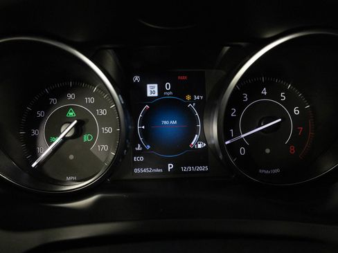 Used 2018 Jaguar E-PACE S image 29