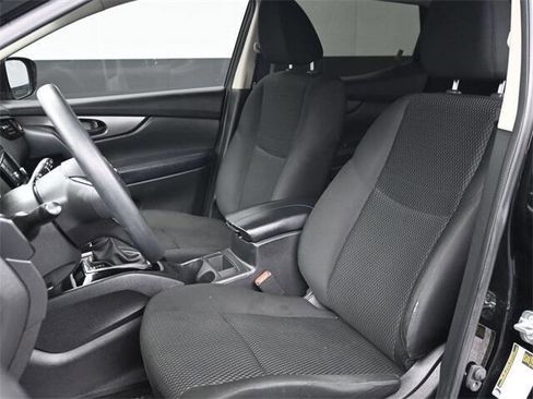 Used 2021 Nissan Rogue Sport S image 6