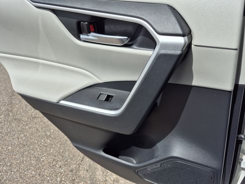 Certified 2022 Toyota RAV4 XLE AWD/4WD image 19