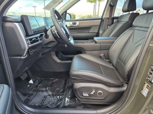 Used 2025 Hyundai Santa Fe SEL image 11