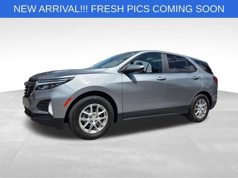 Used 2024 Chevrolet Equinox LT FWD image 2
