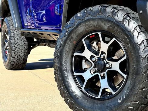 Used 2018 Jeep Wrangler Unlimited Rubicon w/ Dual Top Group image 2