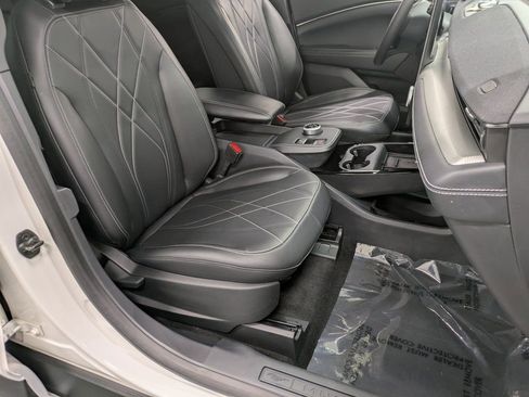 Used 2022 Ford Mustang Mach-E Select image 28