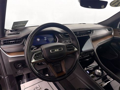 Used 2021 Jeep Grand Cherokee L Summit w/ Luxury Tech Group V image 9