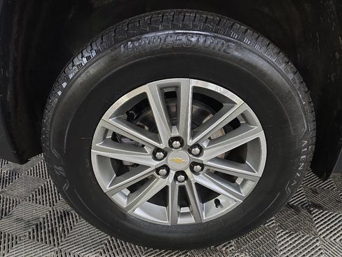 Used 2023 Chevrolet Traverse LT AWD/4WD image 13