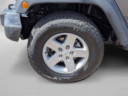 Used 2017 Jeep Wrangler Unlimited Sport w/ Power Convenience Group image 9