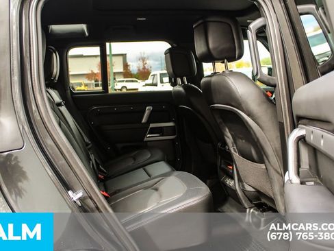 Used 2024 Land Rover Defender 110 X-Dynamic SE image 18