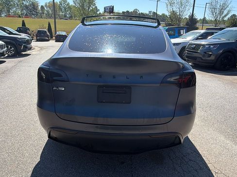 Used 2022 Tesla Model Y Long Range image 9