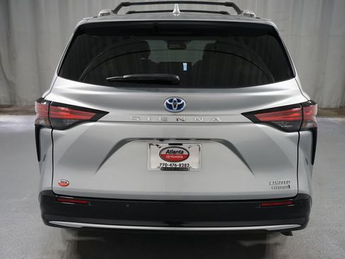 Certified 2023 Toyota Sienna Limited image 7