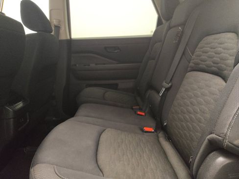 Used 2023 Nissan Pathfinder SV w/ Lighting Package (N92) FWD image 18