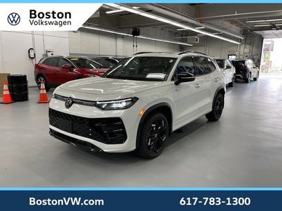 New 2025 Volkswagen Tiguan SE R-Line