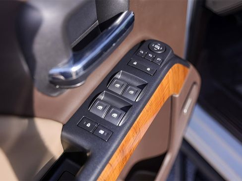 Used 2018 GMC Sierra 2500 SLT w/ Duramax Plus Package image 27