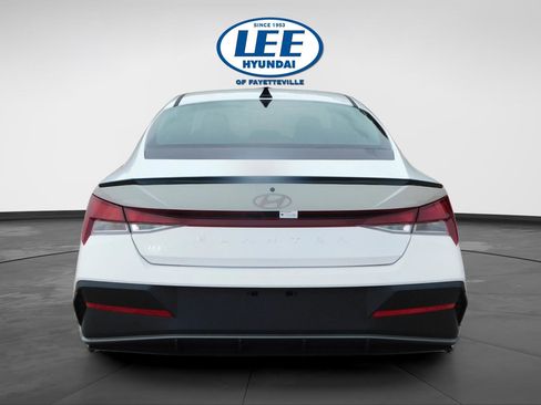 Used 2025 Hyundai Elantra Sport image 4