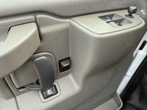 Used 2021 Chevrolet Express 2500 w/ Driver Convenience Package image 12