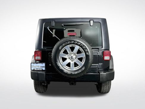 Used 2018 Jeep Wrangler Sport w/ Connectivity Group AWD/4WD image 7