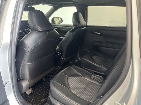 Used 2023 Toyota Highlander XSE AWD/4WD image 26