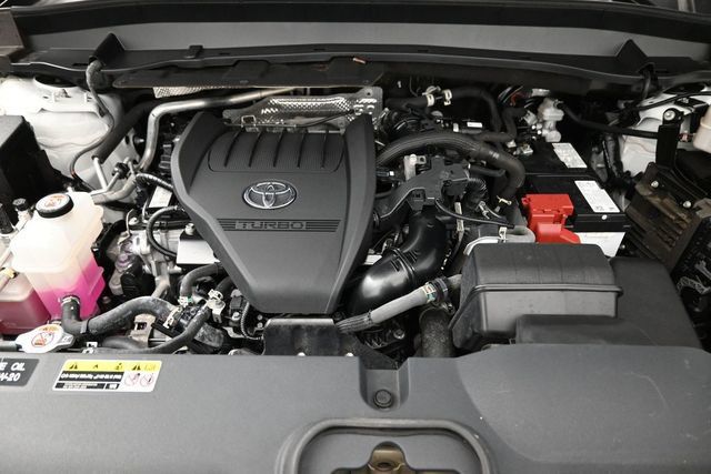 Used 2024 Toyota Grand Highlander AWD image 24