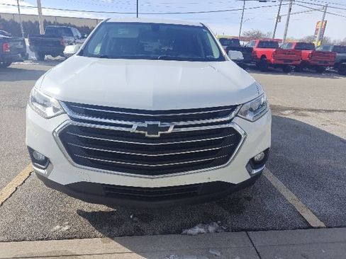 Used 2020 Chevrolet Traverse LT FWD image 2
