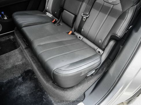 Used 2024 Bentley Bentayga Extended Wheelbase AWD/4WD image 60