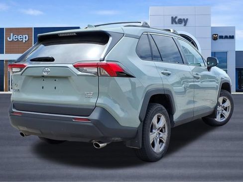 Used 2022 Toyota RAV4 XLE w/ Convenience Package AWD/4WD image 5