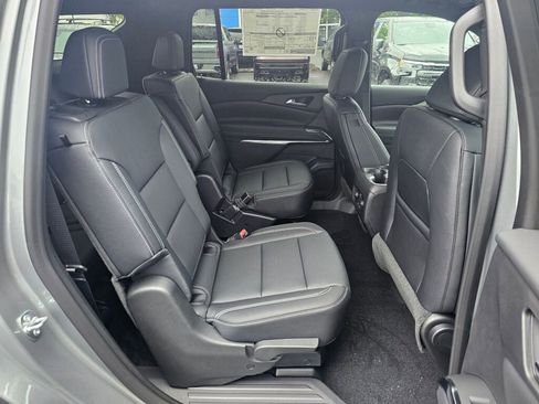 New 2025 Chevrolet Traverse LT image 26