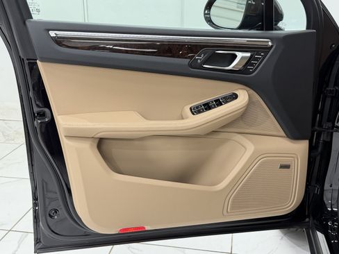 New 2026 Porsche Macan image 27