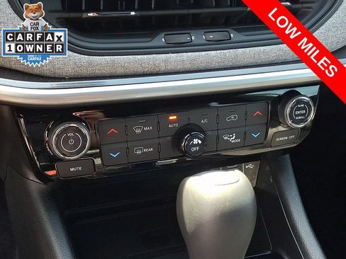 Used 2023 Jeep Compass Latitude w/ Sun and Sound Group AWD/4WD image 15