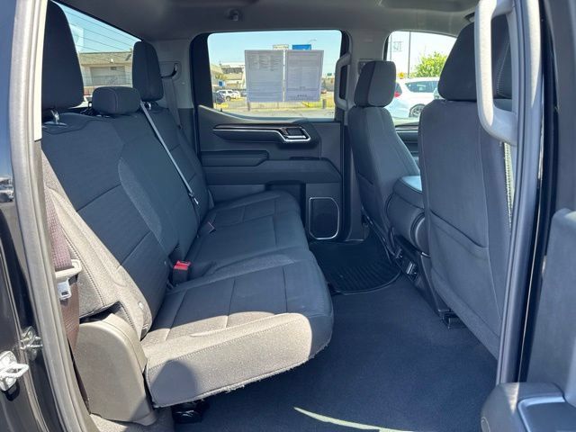Used 2024 Chevrolet Silverado 1500 LT AWD/4WD image 18