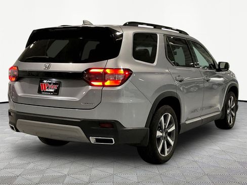 Certified 2023 Honda Pilot Touring image 6