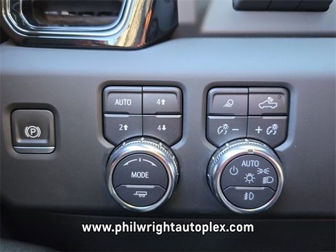 Used 2024 GMC Sierra 1500 AT4 w/ Technology Package image 26