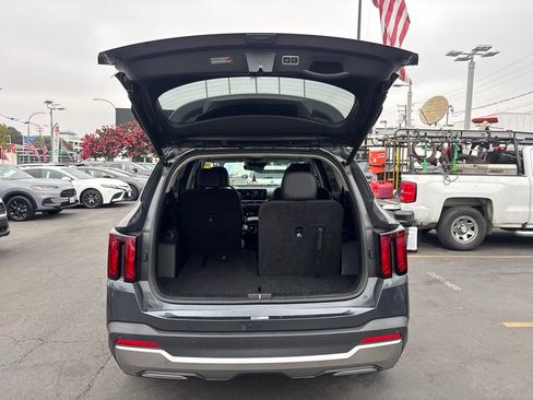 Used 2024 Kia Sorento EX w/ Panoramic Sunroof Package FWD image 10