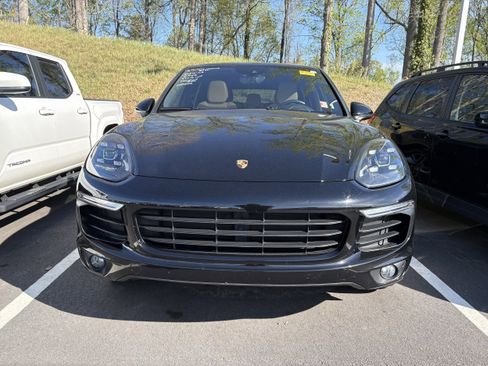 Used 2016 Porsche Cayenne image 2
