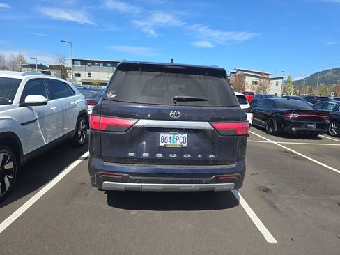 Used 2023 Toyota Sequoia Capstone image 3