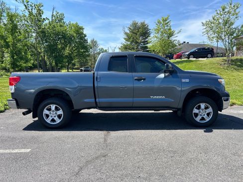 Used 2010 Toyota Tundra 4x4 Double Cab image 4