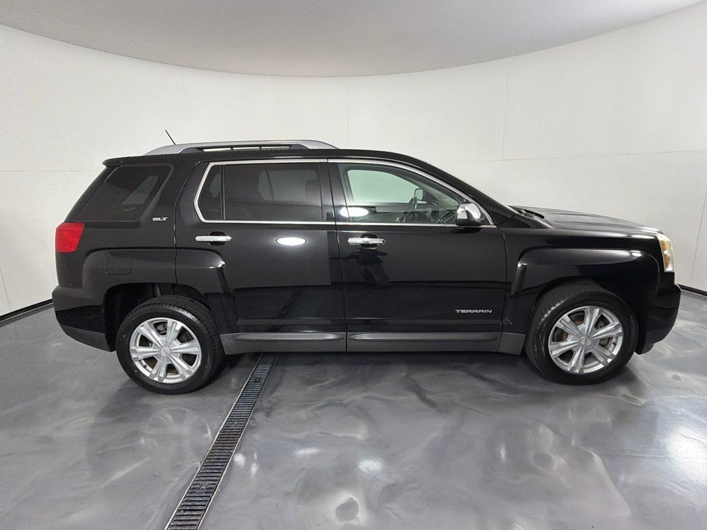 Used 2017 GMC Terrain SLT FWD image 4