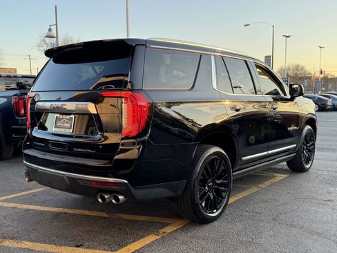 Used 2021 GMC Yukon Denali w/ Denali Premium Package image 11