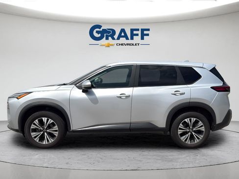 Used 2023 Nissan Rogue SV FWD image 3