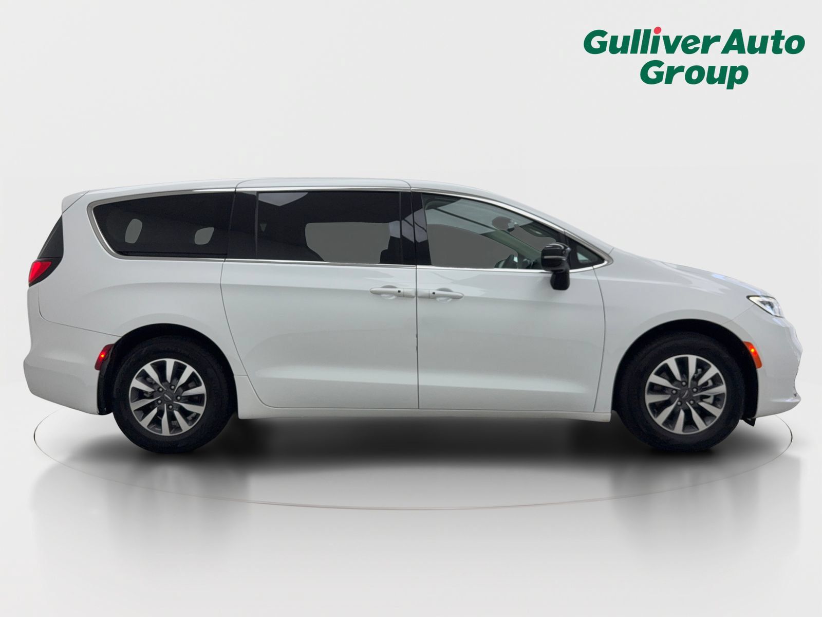 Used 2024 Chrysler Pacifica Limited FWD image 10