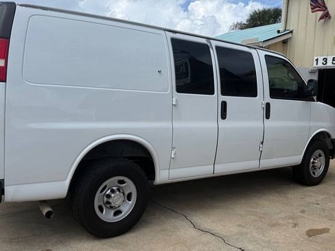 Used 2014 Chevrolet Express 2500 RWD image 7