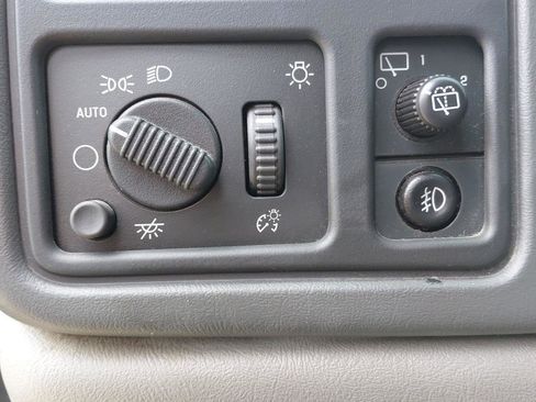 Used 2004 Chevrolet Suburban LT w/ Preferred Equipment Group image 25